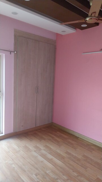 Room in 3 BHK Apartment at Puri Aman Vilas, Sector 89 – for Rent