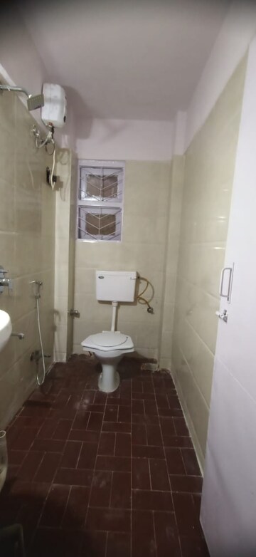 Attached Bathroom in 2 BHK Apartment at Andheri West – for Rent