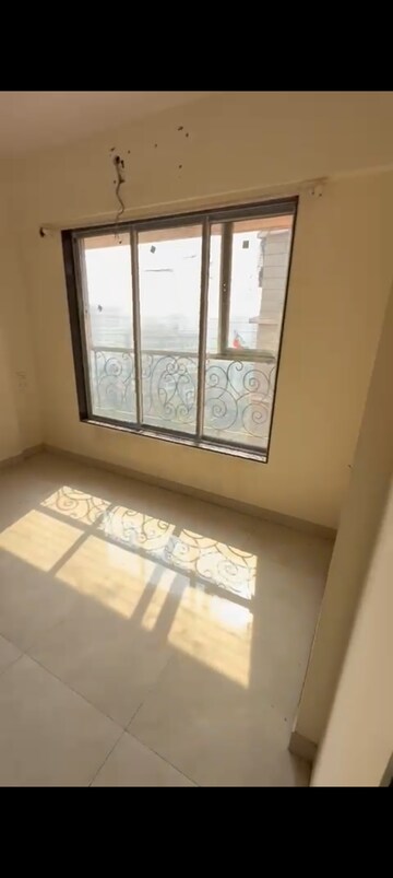 Room in 1 BHK Apartment at Ghatkopar East – for Rent