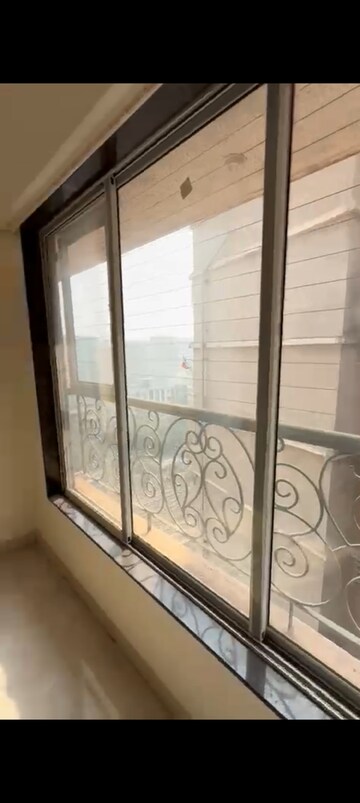 Furnished Amenities in 1 BHK Apartment at Ghatkopar East – for Rent