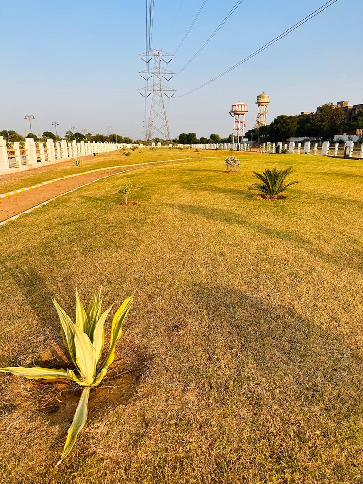 Garden, ajmer road  150 Sq.Yd. Plot In Ajmer Road Jaipur 8102404