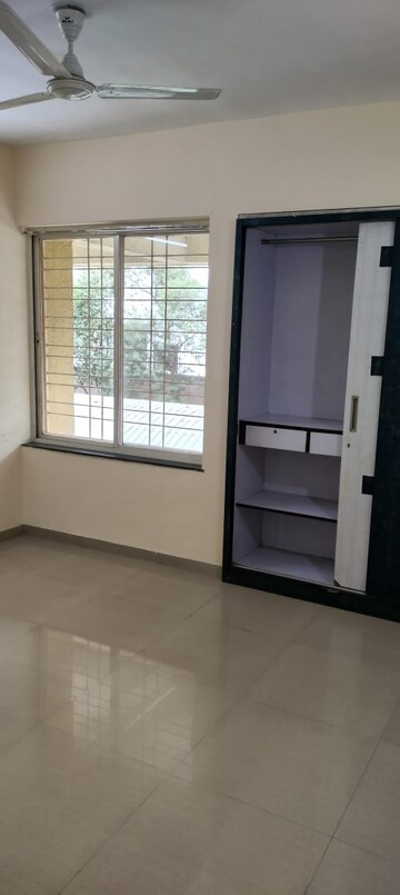 Room in 2 BHK Apartment at Anandtara Sayajiraje Avenue, Mundhwa – for Rent
