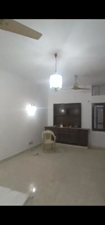 Commercial Office Space 200 Sq.Yd. For Rent in Kalkaji Delhi  8102425