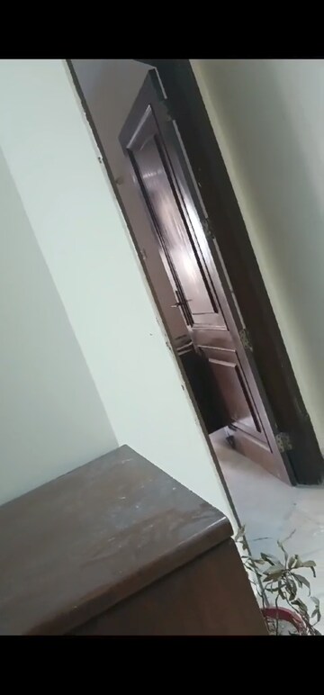 Furnished Amenities in 1 BHK Builder Floor at Kalkaji – for Rent