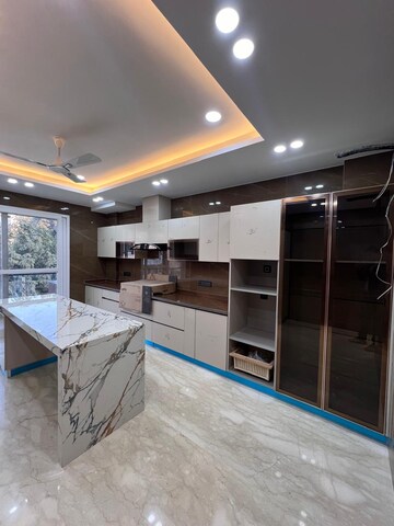 Parking in 4 BHK Builder Floor at Ansal Sushant Floors, Sushant Lok ii – for Sale