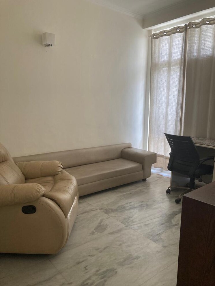 Living Room, ansal-sushant-floors 3 Bedroom 1000 Sq.Ft. Builder Floor In Sushant Lok ii Gurgaon 8102460