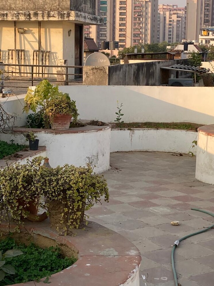 Balcony, ansal-sushant-floors 3 Bedroom 1000 Sq.Ft. Builder Floor In Sushant Lok ii Gurgaon 8102460