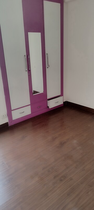 Room in 3 BHK Apartment at Sikka Karnam Greens, Sector 143b – for Sale