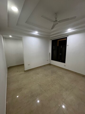 Room in 3 BHK Apartment at Chattarpur – for Rent