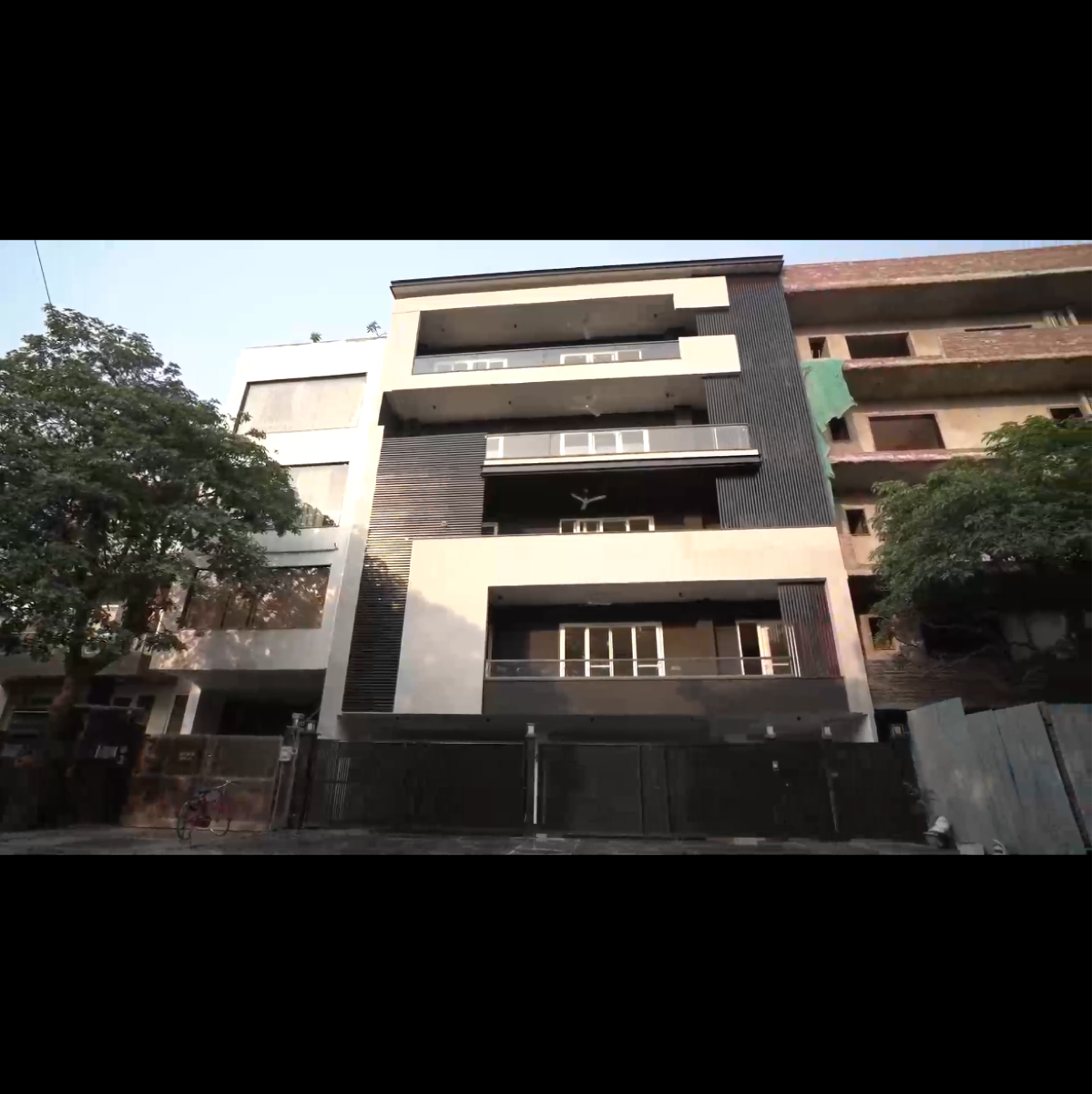 4 BHK + Pooja Room Builder Floor For Sale in Sector 27