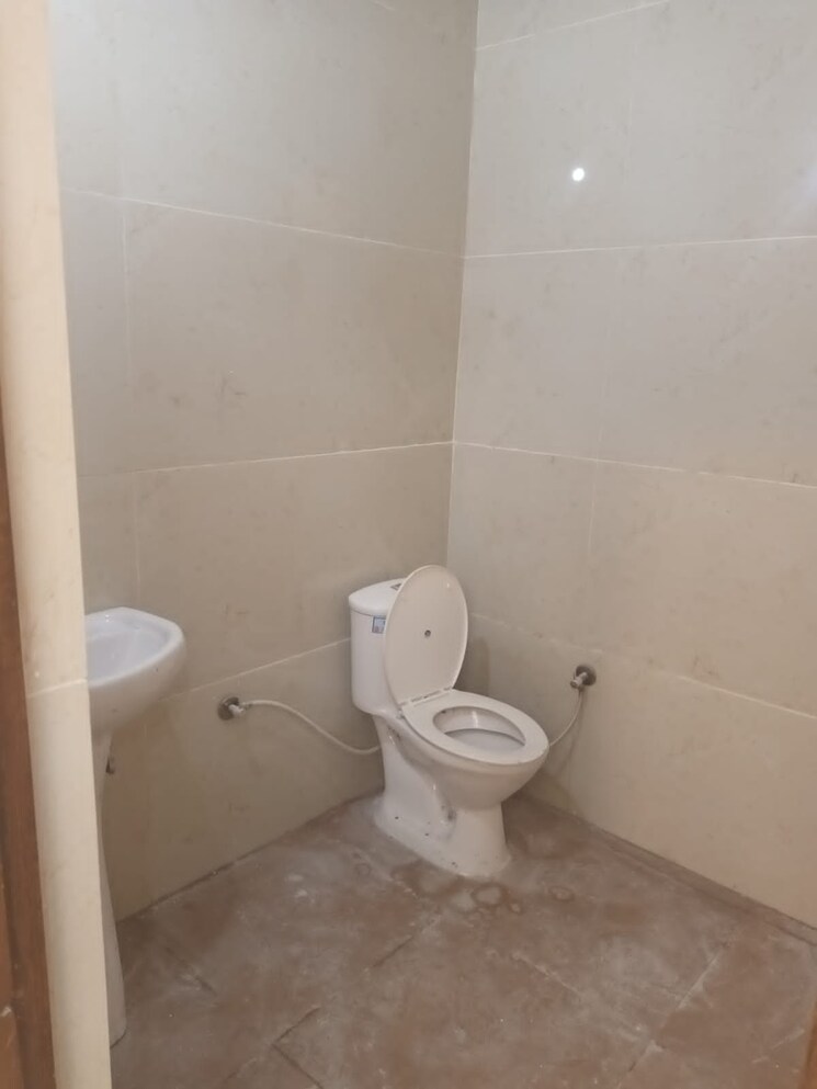 Bathroom, panchkula urban estate 3 Bedroom 1500 Sq.Ft. Apartment In Panchkula Urban Estate Panchkula 8102505