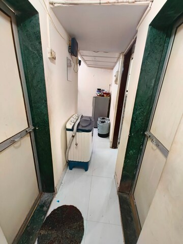 Room in  Pg at Prabhadevi – for Rent