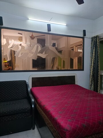 Bedroom in 2 BHK Apartment at Andheri West – for Rent
