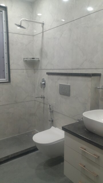 Bathroom in 4 BHK Builder Floor at Unitech South City II, Sector 50 – for Rent