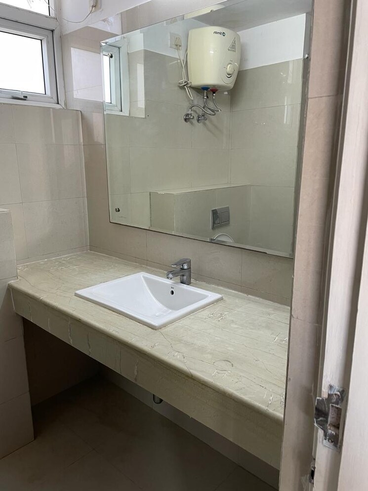 Kitchen, shree-vardhman-victoria 2.5 Bedroom 1350 Sq.Ft. Apartment In Sector 70 Gurgaon 8102601