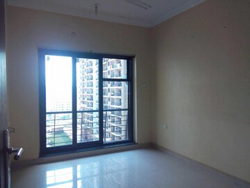 Room in 3 BHK Apartment at K Raheja Heights, Malad East – for Sale