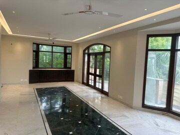 Parking in 4 BHK Builder Floor at Safdarjung Enclave – for Rent