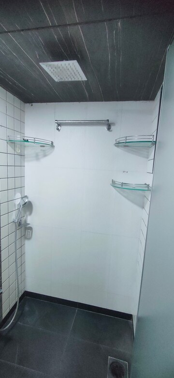 Staircase in 1.5 BHK Apartment at Kalpataru Sidhachal Phase IV, Kapur Bawdi – for Rent