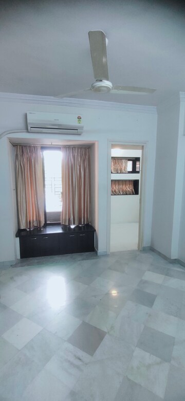 Living Room in 1.5 BHK Apartment at Kalpataru Sidhachal Phase IV, Kapur Bawdi – for Rent