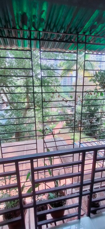 Balcony in 1.5 BHK Apartment at Kalpataru Sidhachal Phase IV, Kapur Bawdi – for Rent