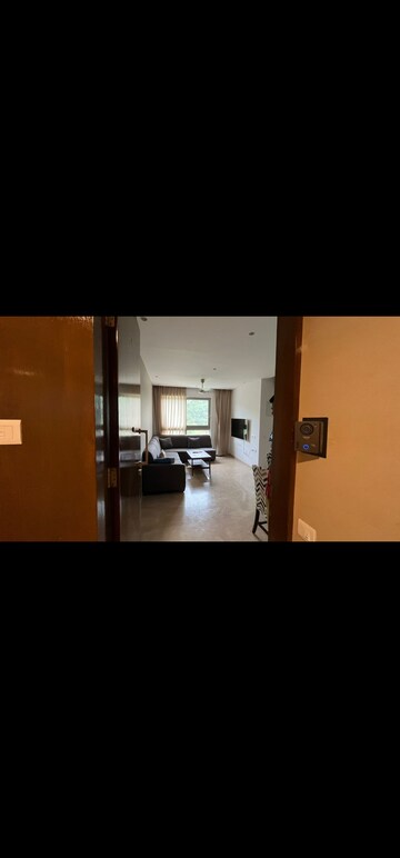 Room in 2 BHK Apartment at Hiranandani Castle Rock, Powai – for Rent