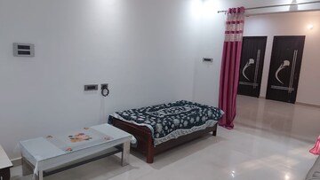 Room in  Pg at Gomti Nagar – for Rent