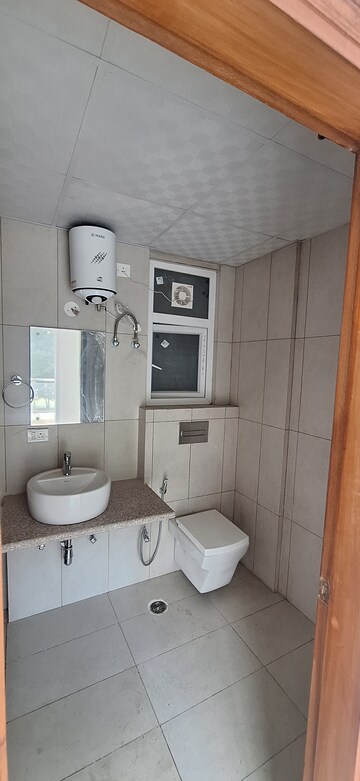 Bathroom in 4 BHK Builder Floor at SS Linden, Sector 84 – for Rent