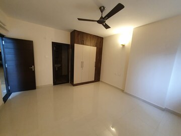 Room in 3 BHK Apartment at Jayabheri The Summit, Narsingi – for Rent