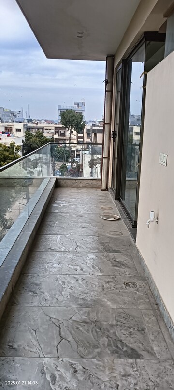 Balcony in 4 BHK Builder Floor at Sector 16 – for Rent