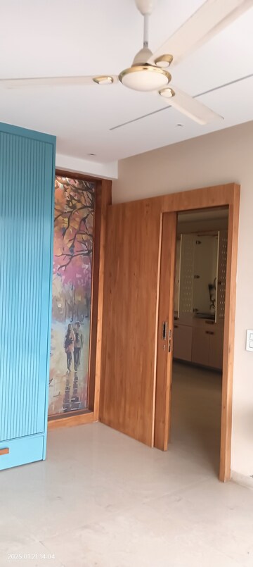 Furnished Amenities in 4 BHK Builder Floor at Sector 16 – for Rent