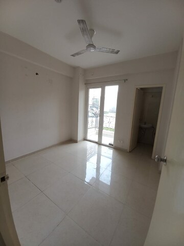 Room in 2 BHK Apartment at Signature Global The Millennia, Sector 37d – for Rent