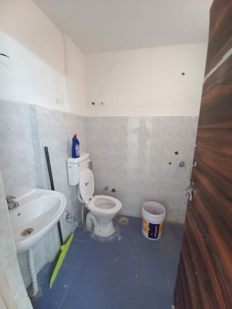 Bathroom, ninex-rmg-residency 2 Bedroom 620 Sq.Ft. Apartment In Sector 37c Gurgaon 8102808