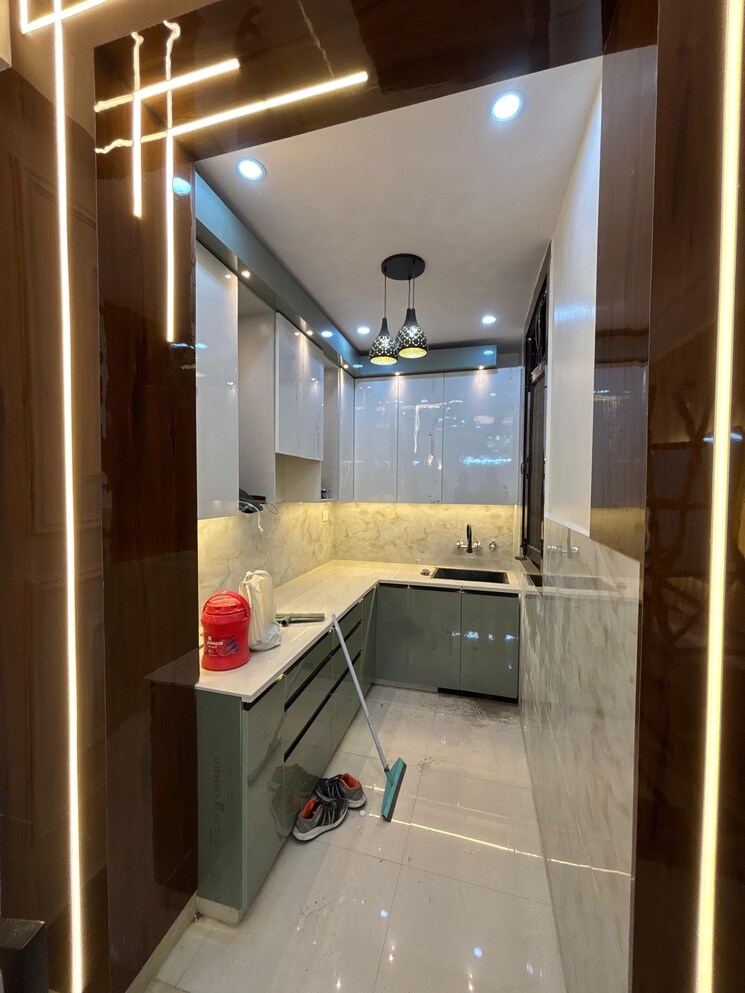 Kitchen, pratap vihar 2 Bedroom 1000 Sq.Ft. Builder Floor In Pratap Vihar Ghaziabad 8102835