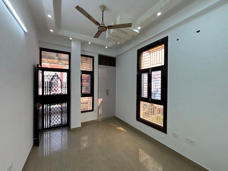 Room, niti khand 3 Bedroom 1400 Sq.Ft. Builder Floor In Niti Khand Ghaziabad 8102849