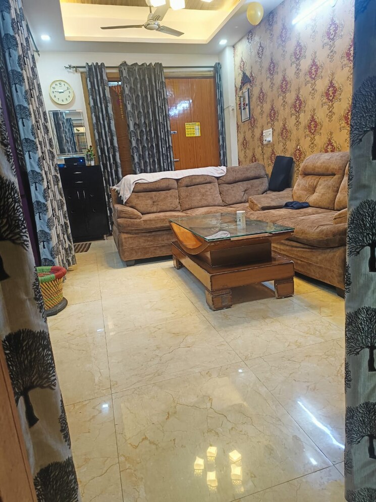 Living Room, niti khand 3 Bedroom 1400 Sq.Ft. Builder Floor In Niti Khand Ghaziabad 8102849