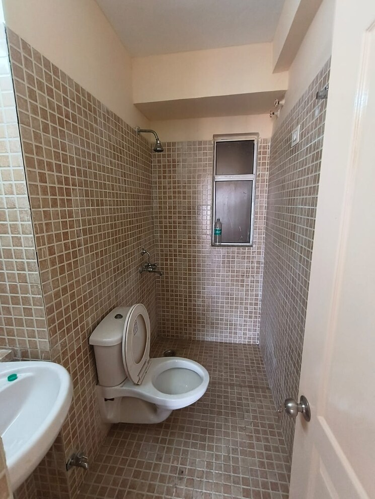 Bathroom, dasnac-burj 3 Bedroom 2510 Sq.Ft. Apartment In Sector 75 Noida 8102867