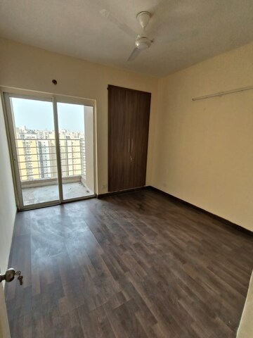Room in 4 BHK Apartment at Lotus Panache, Sector 110 – for Sale