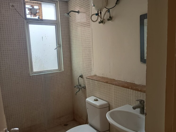 Bathroom, lotus-panache 3 Bedroom 2100 Sq.Ft. Apartment In Sector 110 Noida 8102924