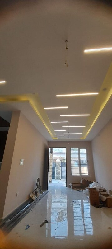 Furnished Amenities in 2 BHK Builder Floor at Makka Wala – for Sale