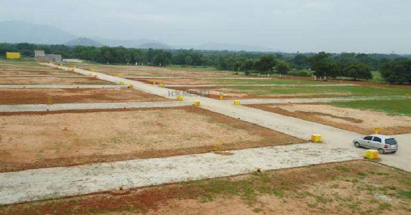 Plot For Sale in Jewar Road Radisson Hotel