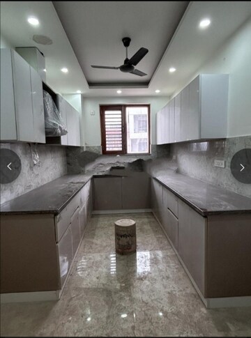 Kitchen in 3 BHK Builder Floor at Sector 14 – for Rent