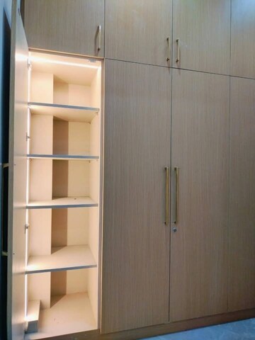 Furnished Amenities in 3 BHK Builder Floor at Sector 14 – for Rent