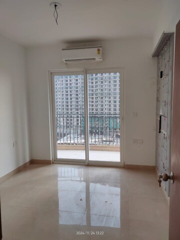 Room in 3 BHK Apartment at ATS Homekraft Pious Hideaways, Sector 150 – for Rent
