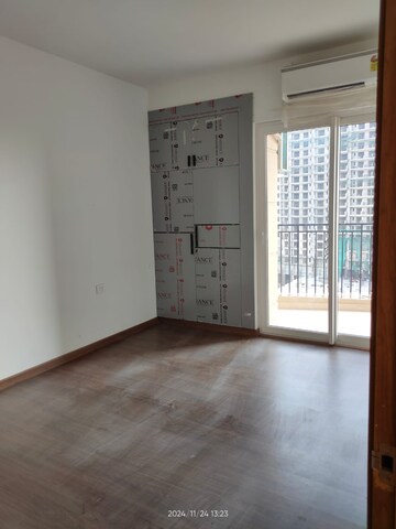 Room in 3 BHK Apartment at ATS Homekraft Pious Hideaways, Sector 150 – for Rent