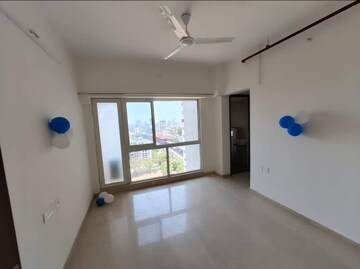 Room in 1 BHK Apartment at Omkar Signet, Malad East – for Rent