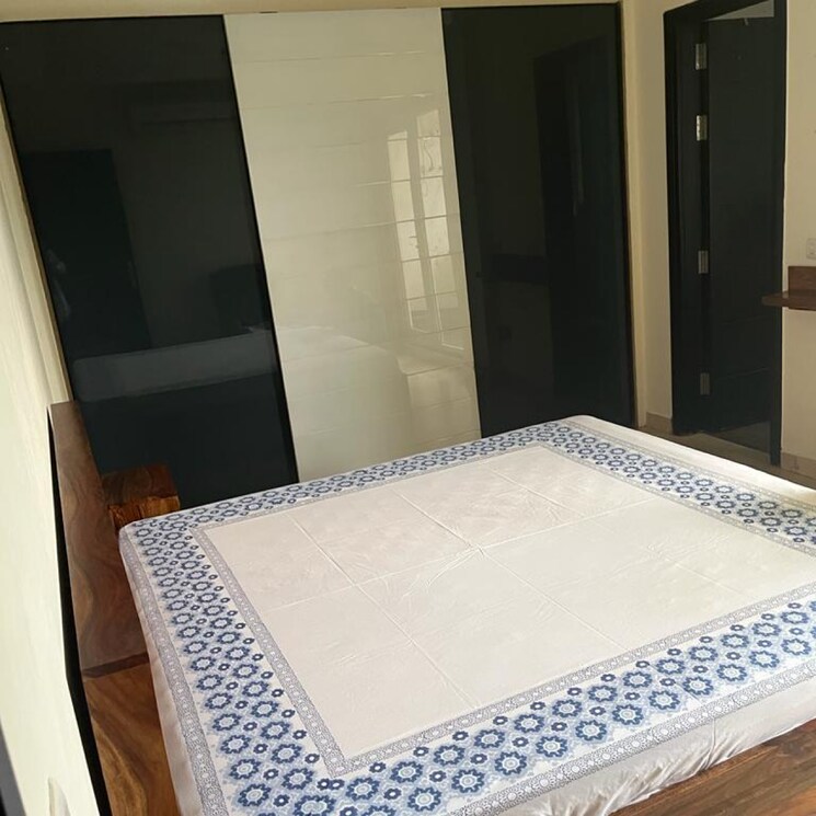 Bedroom, defence colony 3.5 Bedroom 217 Sq.Yd. Builder Floor In Defence Colony Delhi 8103099