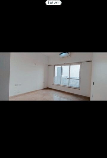 Room in 3 BHK Apartment at Kalpataru Radiance, Goregaon West – for Rent