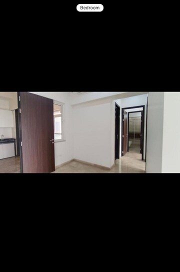 Room in 3 BHK Apartment at Kalpataru Radiance, Goregaon West – for Rent