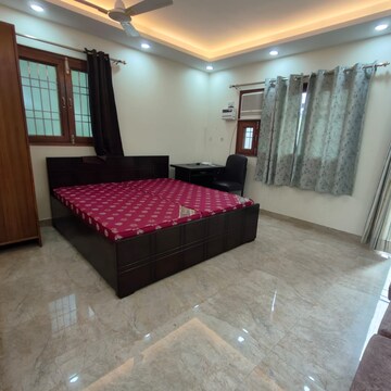 Bedroom in Studio Builder Floor at Malviya Nagar – for Rent