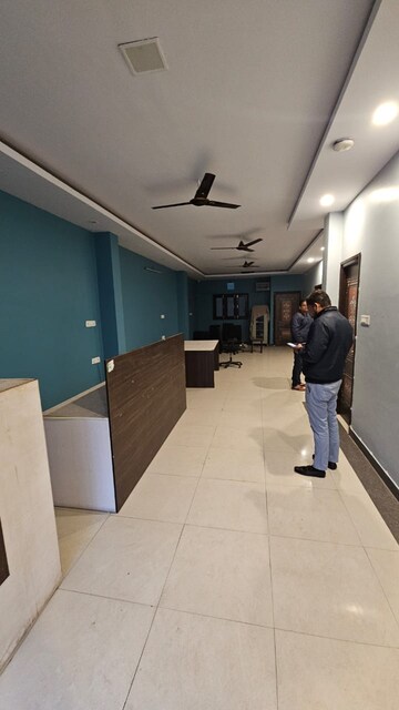 Master Bedroom in 6+ BHK Independent House at Gomti Nagar – for Rent